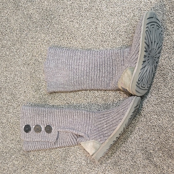 Ugg Australia Women 5819 Cardi Sweater Button boots shoes sz 6 - Picture 6 of 9